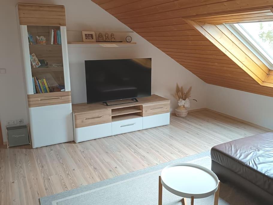 Ferienwohnung - Dachgeschoss Schmuckstueck Wolnzach Eksteriør bilde